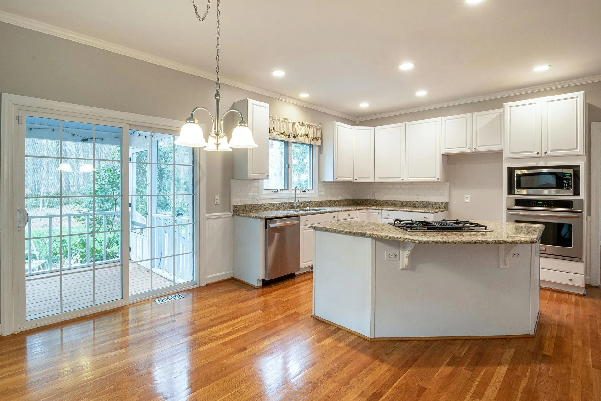 professional custom kitchen cabinet installation services in Lodi, CA
